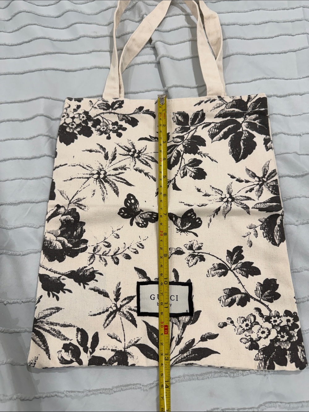 Gucci Black and White Floral Canvas Tote - Picture 4 of 4